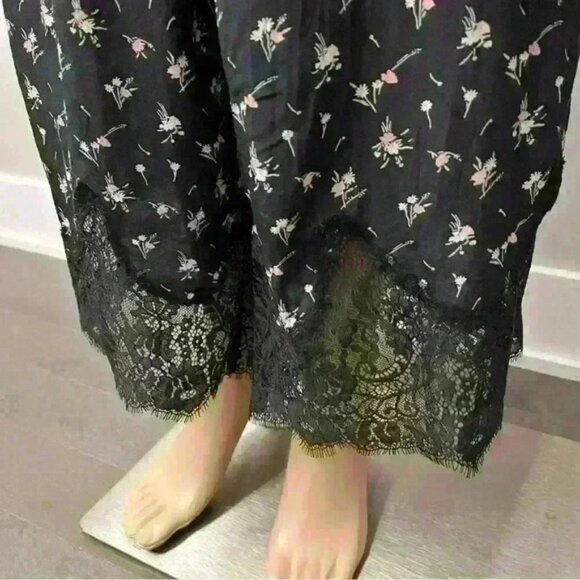 Victoria’s Secret Victoria Secret Black floral lace hem wide leg pants trousers - Picture 4 of 13